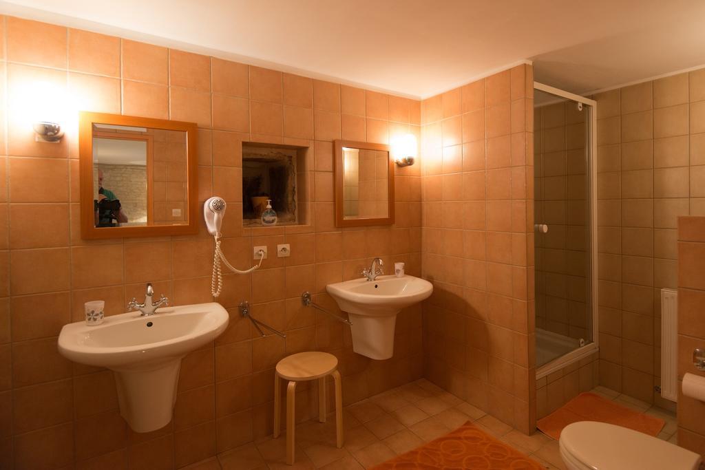 Charme Hotel La Dominotte Demigny Zimmer foto